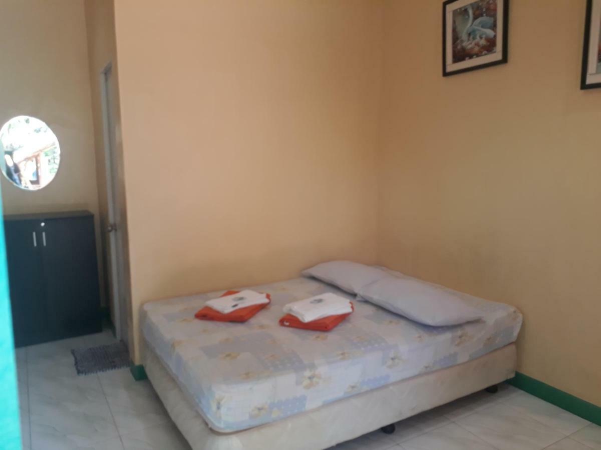 PALAWAN Ej ペンションハウス Bed & Breakfast エクステリア 写真